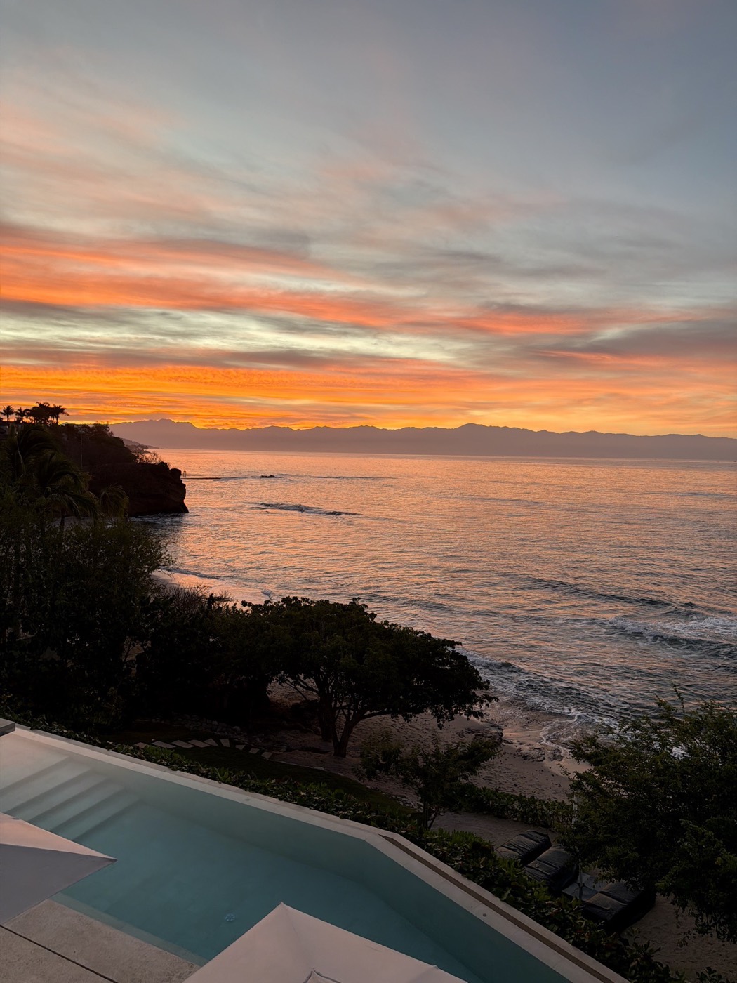 Casa Todos Juntos at sunset