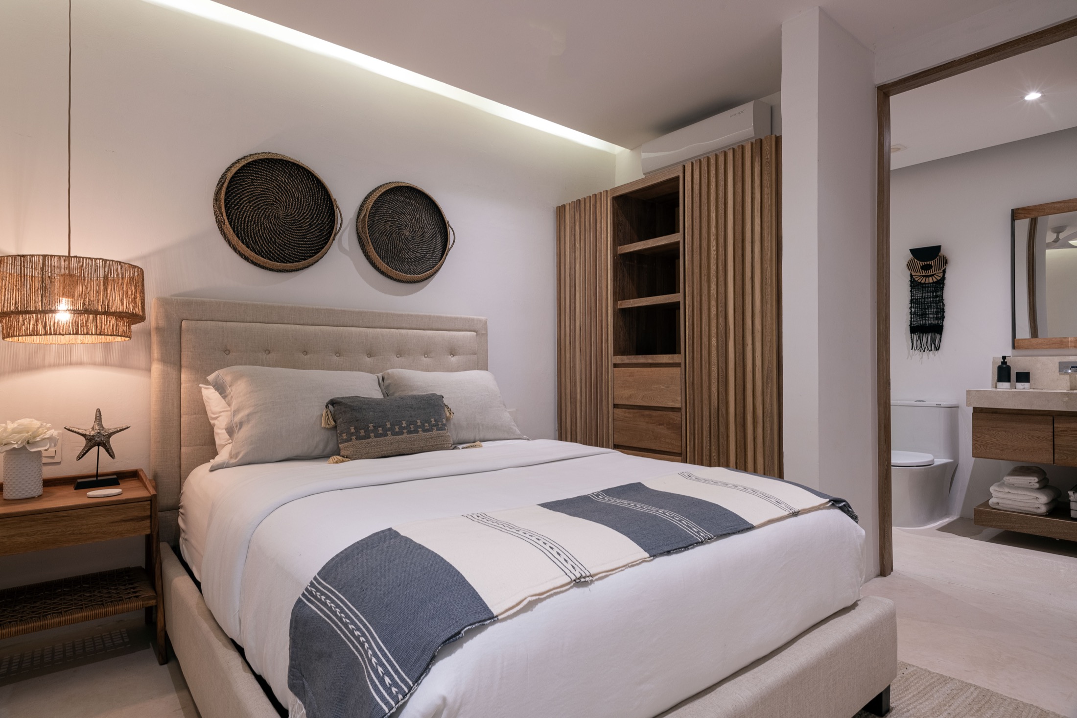 Suite seven